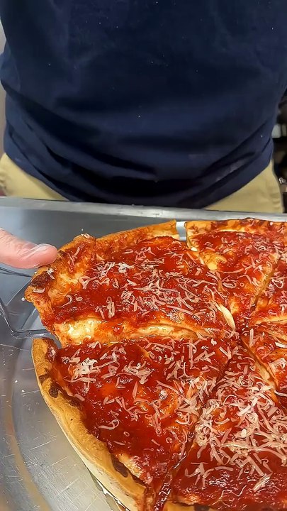 Deep dish pizza 😮‍💨