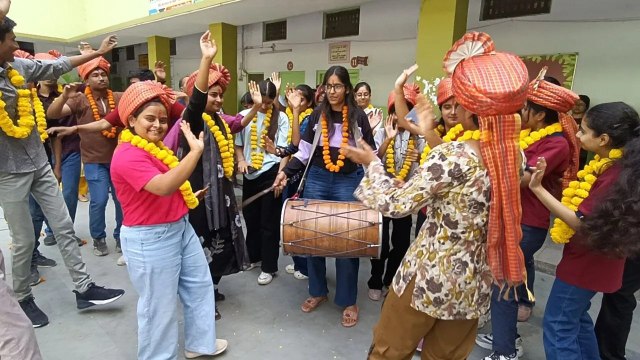 छात्र-छात्राओं में उत्साह