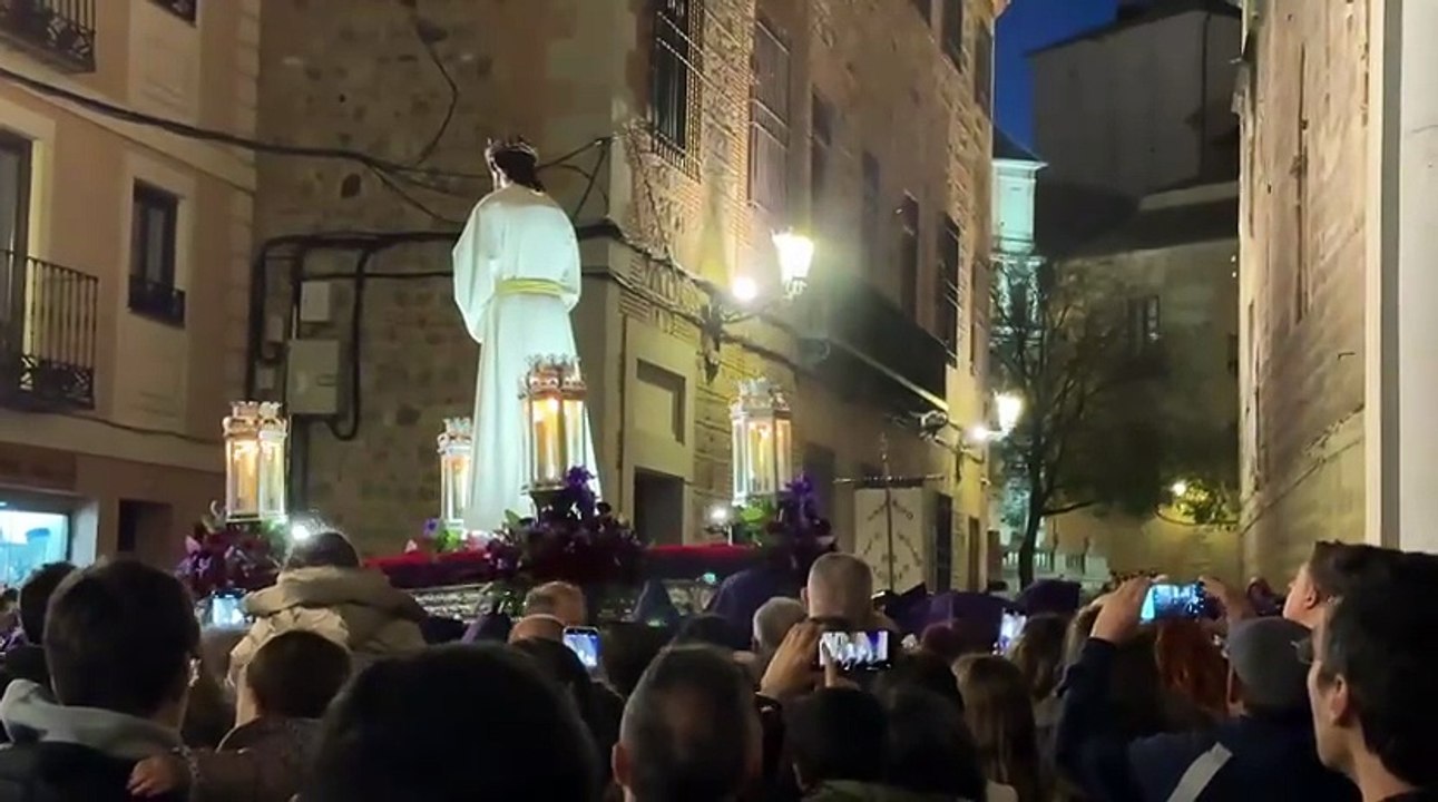 Multitudinario Lunes Santo con el Cautivo como protagonista