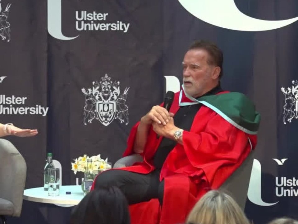 Große Ehre in Belfast: Arnold Schwarzenegger erhält Ehrendoktor