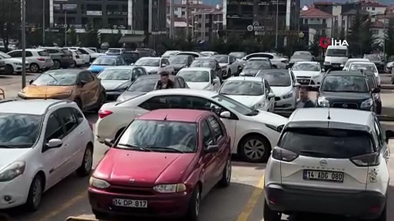 Çaldığı kamyonla eski sevgilisinin evine gitti, camdan girdiği evden laptop çaldı