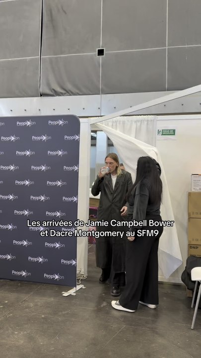 Les arrivées de Jamie Campbell Bower et Dacre Montgomery au SFM9 #dacremontgomery #jamiecampbellbower #vecna #billyhargrove #sfm9