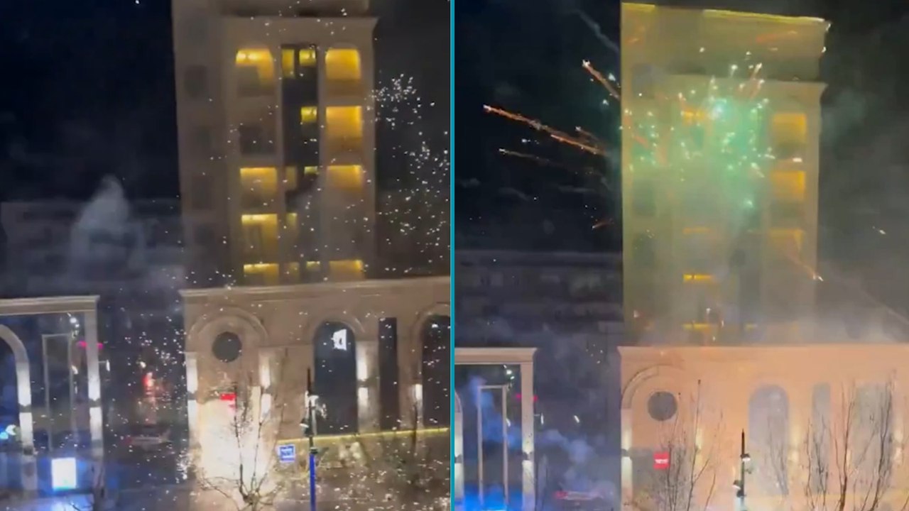 Kosova-Türkiye finali öncesi otel önünde havai fişek hareketliliği