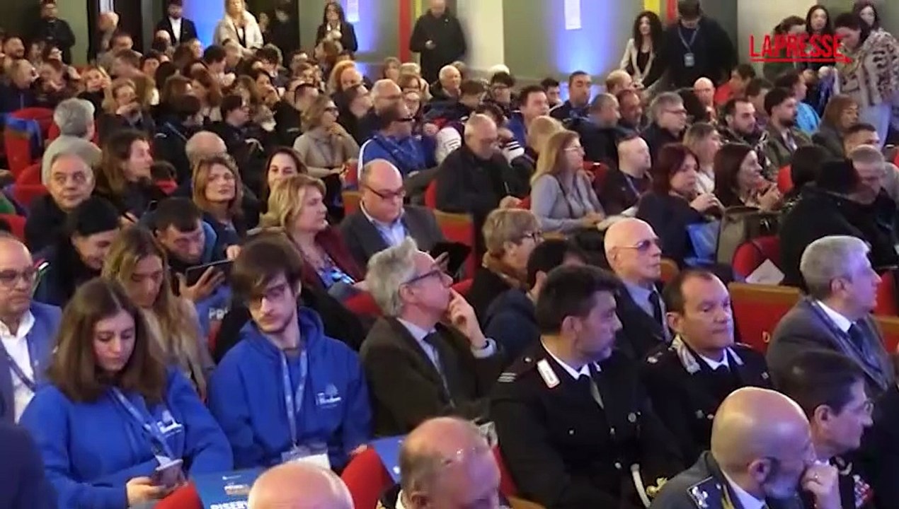 Salute, Locatelli: "13 milioni d'italiani hanno interazione negativa con ambiente circostante"