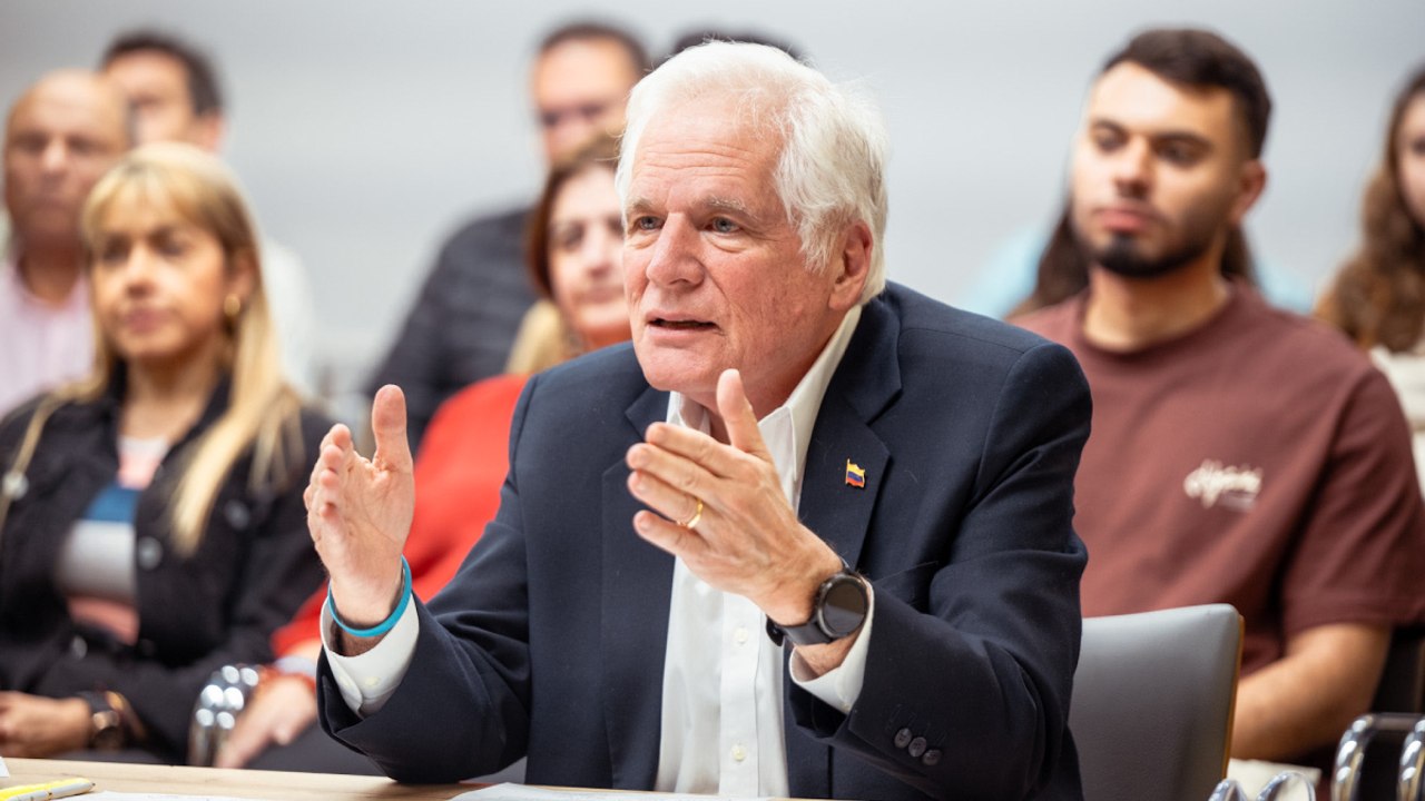 "La paz total está hecha para que los criminales sigan en la calle": Miguel Uribe Londoño