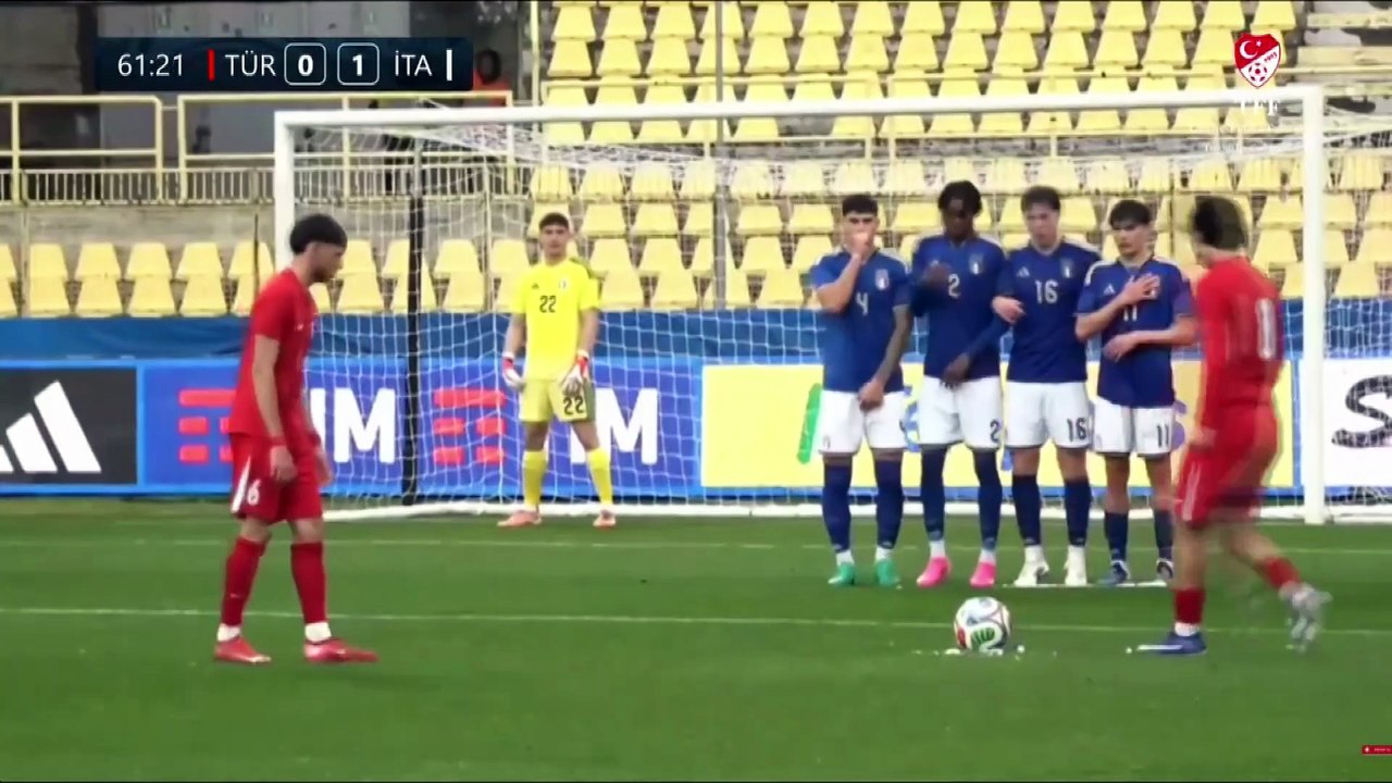 Darwin Kaan Soylu'dan İtalyanları şaşkına çeviren frikik golü