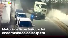 Vídeo mostra carreta sendo atingida por trem e arrastando carros em MG