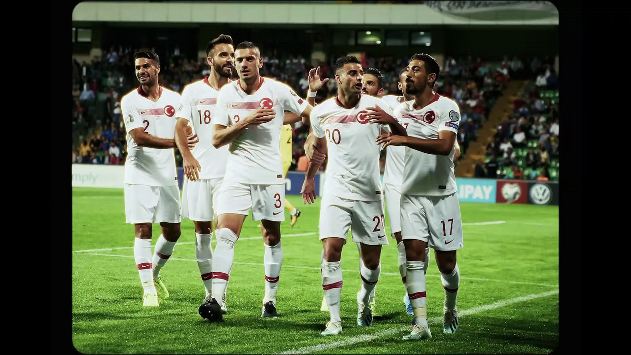 Milli futbolcu Merih Demiral'dan Türk savunma sanayisine teşekkür mesajı