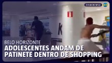 Adolescentes andam de patinete elétrico em shopping de BH