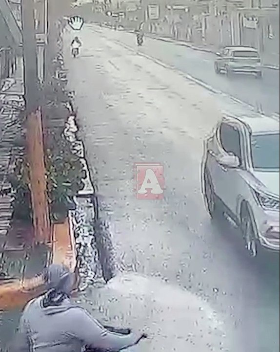 Conductor choca mujer que transitaba en pasola y se da a la fuga en SFM
