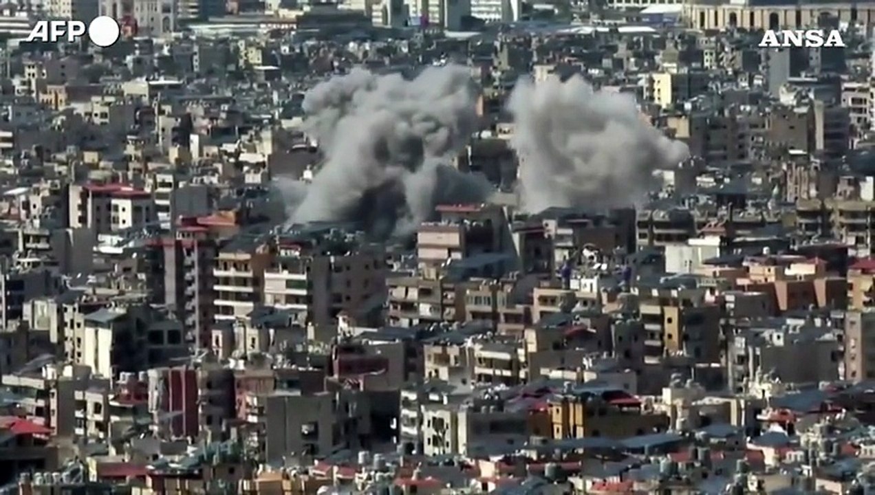 Libano, Beirut bersagliata da Israele anche di...