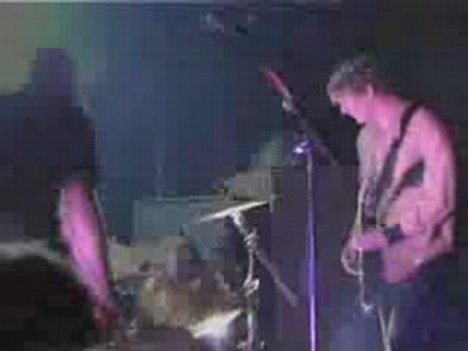 QOTSA - 11 You can't quit me baby part 2 Louiseville 2000