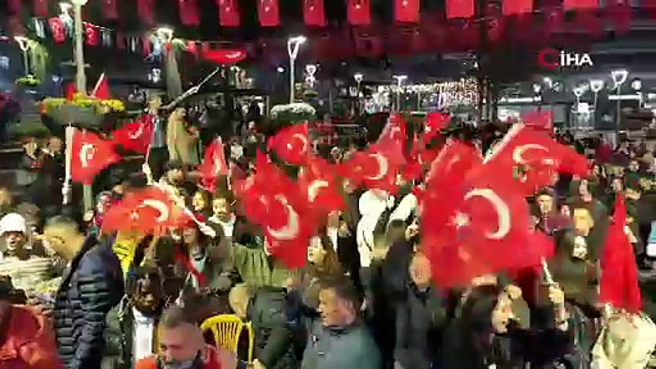 A Milli Futbol Takımı’nın, Dünya Kupası’na katılmaya hak kazanması Trabzon’da coşkuyla kutlandı | Ajansspor | IHA