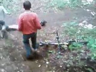 Oliiviier kii se case la guele ! mdr!!