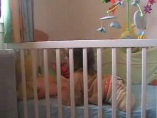 Rachel se met debout 3 sur 3