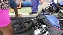 Colisão entre carro e moto deixa mulher ferida ao lado de shopping no Benedito Bentes