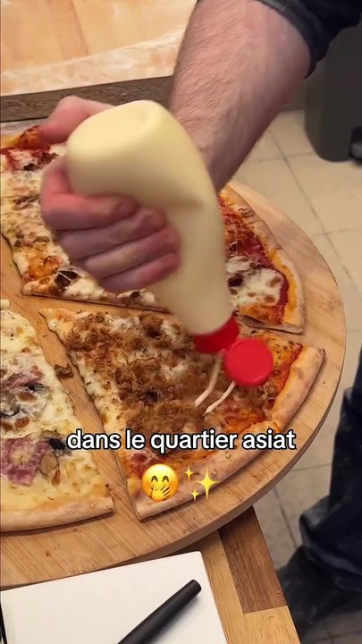 PIZZA au DURIAN ???? 🍕👀