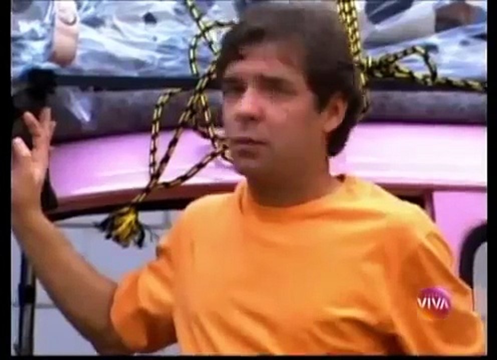 Sob Nova Direção (2004) - Era uma vez um sofá