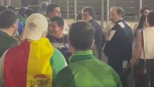 El tenso momento entre un aficionado regiomontano y un grupo de bolivianos en Monterrey