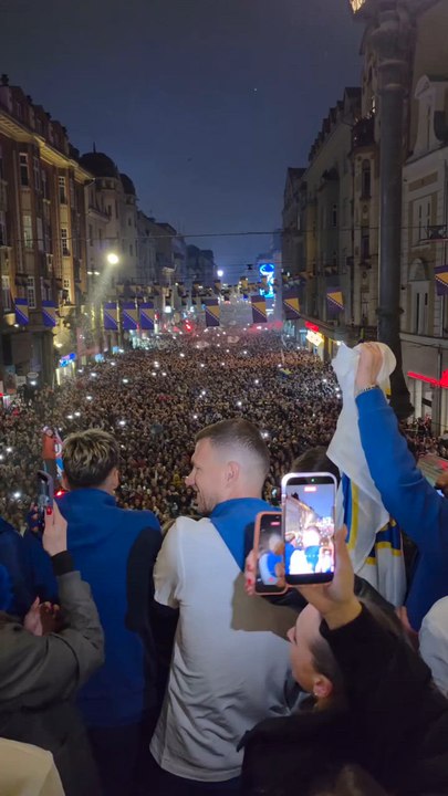 Locura en las calles de Sarajevo tras la clasificación de Bosnia