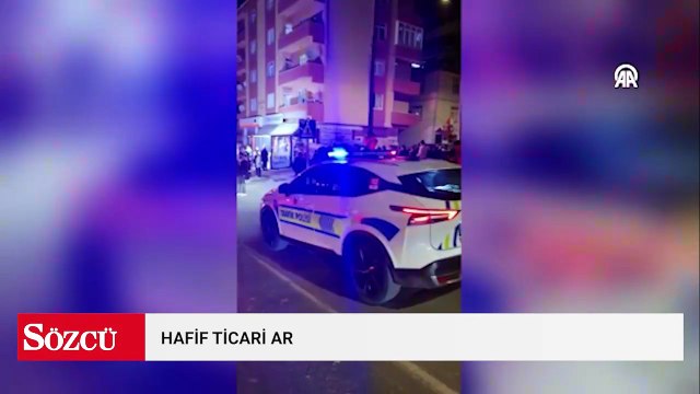 Tekirdağ'da 4 araca çarparak devrilen hafif ticari araçtaki 4 kişi yaralandı