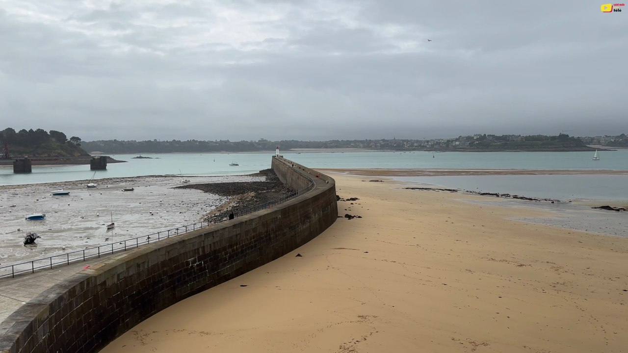 Saint-Malo   | Le Phare et la Digue | Saint-Mal...