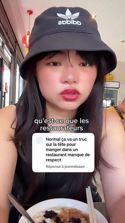 c’est INTERDIT de porter un chapeau au restaurant ?? 😒🙄