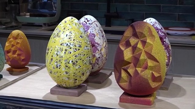 Las monas de Pascua tradicionales se reinventan en Barcelona