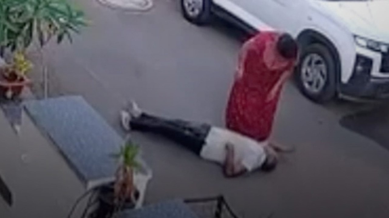 विवाद के बीच बुजुर्ग को आया हार्ट अटैक