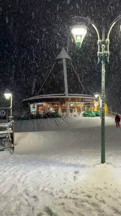 GROSSES CHUTES de neige au Corbier