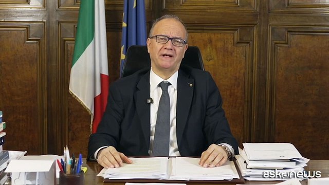 Scuola, Valditara: +143 euro in busta paga ai prof, più gli arretrati