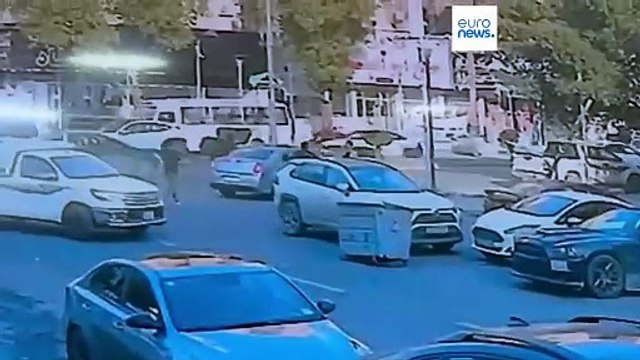 ویدئوی دوربین مداربسته آدم‌ربایی خبرنگار آمریکایی در بغداد را نشان می‌دهد