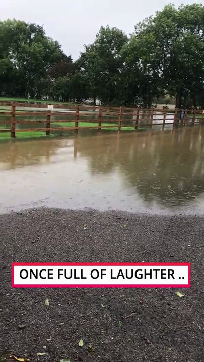 Incredible Flood Forces Pub to Close – Watch the Chaos! || ItsNowViral