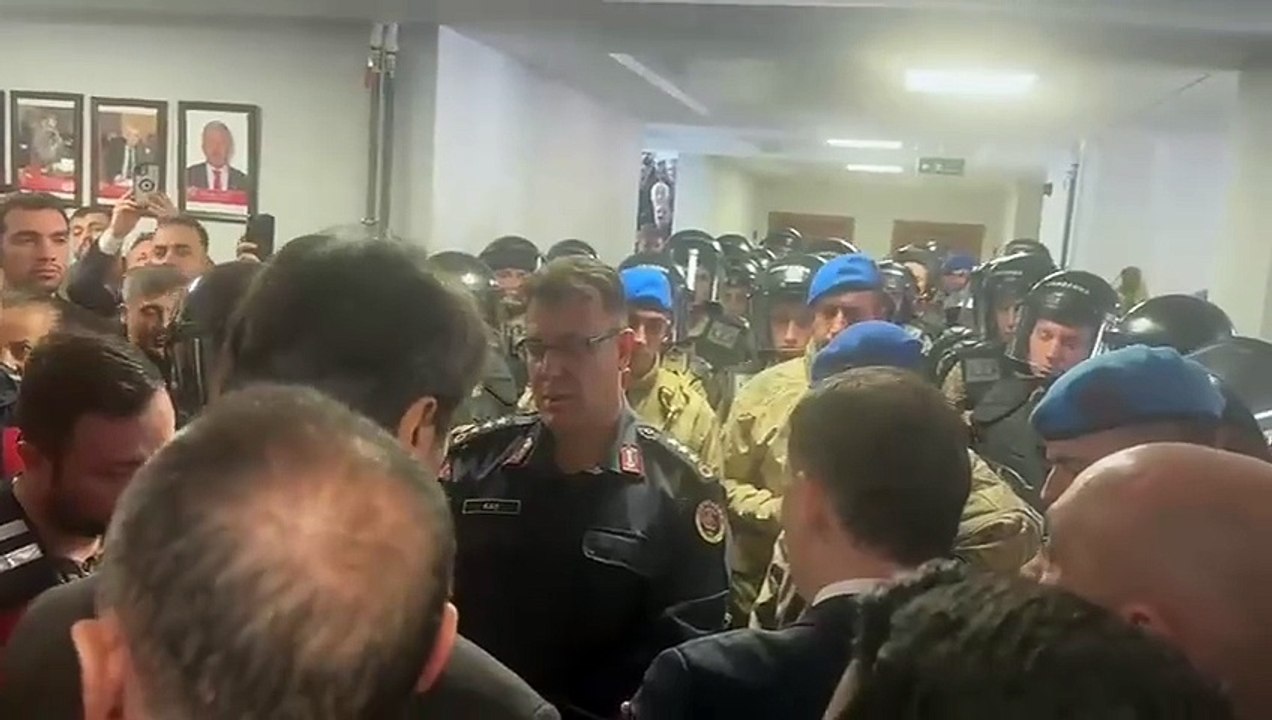 Yavuzyılmaz, salondaki tartışmaya ilişkin açıklamasında, seçim sürecinin tarafsız yürütülmediğini ileri sürdü
