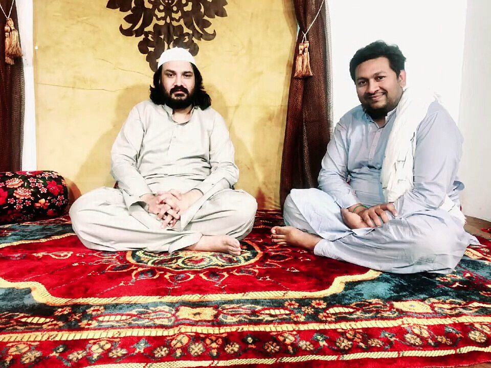 اُستاد توقیر علی خاں صاحب قوال نہ صرف اپنے فن میں منفرد مقام رکھتے ہیں بلکہ اس فن سے بھی بہ خوبی آگاہ ہیں کہ سامع کو کس کیفیت سے کتنا گزارنا ہے۔
