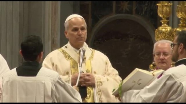 Papa Leone XIV celebra la sua prima Messa Crismale a San Pietro