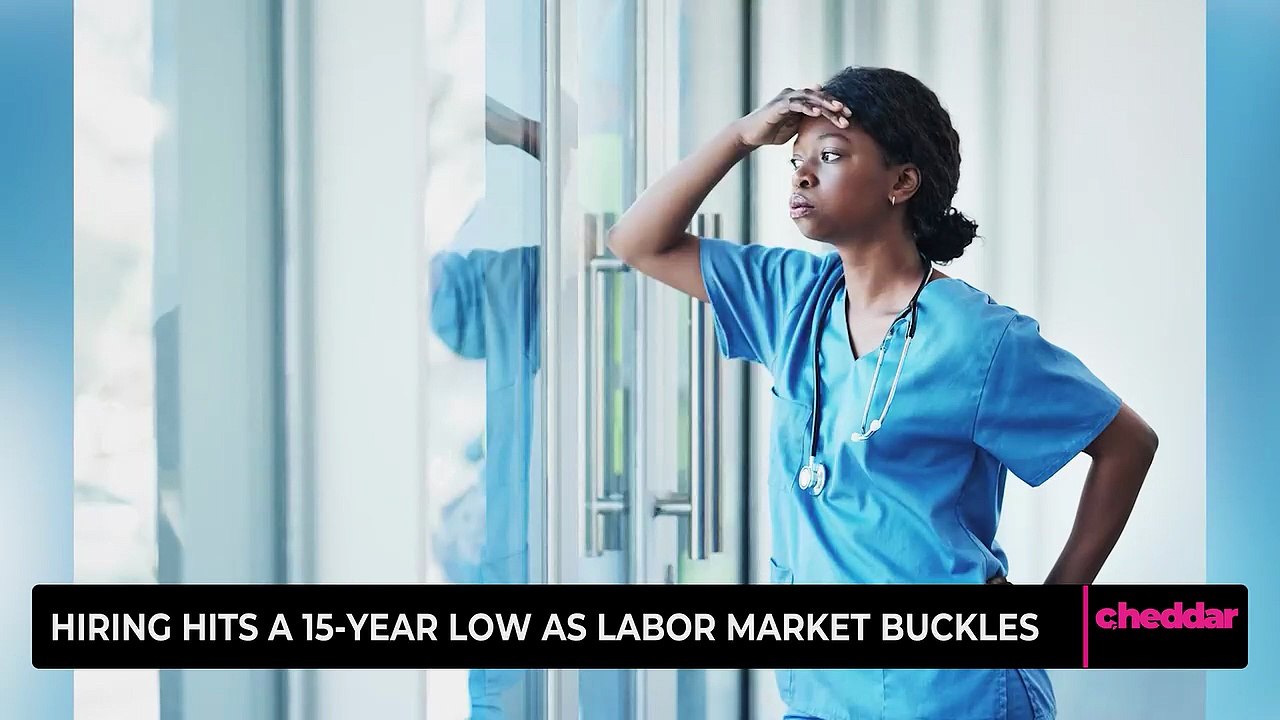 Hiring Hits a 15-Year Low as Labor Market Buckles
