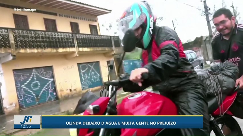 Olinda debaixo d'água e muita gente no prejuízo.