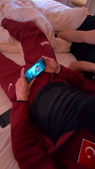 Merih Demiral'dan maç günü videosu!