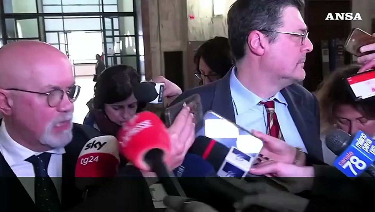 Tram deragliato a Milano, il conducente: "Svenuto prima di saltare la fermata"