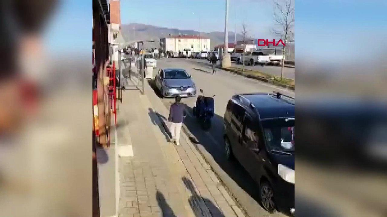 Diyarbakır’da aileler arasında taşlı, sopalı ve bıçaklı kavga: 5 yaralı