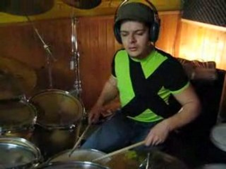 Amazing  drum solo by Mr flx