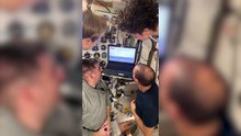 Astronautas de la Estación Internacional reaccionan al despegue de Artemis II.