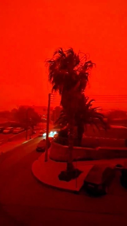 Una tormenta de arena saharaui tiñe de rojo el cielo de Grecia, Creta y Libia.