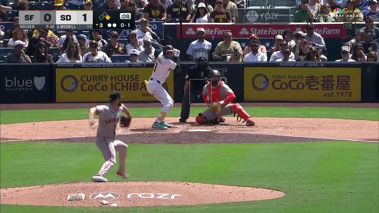 Luis Arráez con una buena jugada en la intermedia