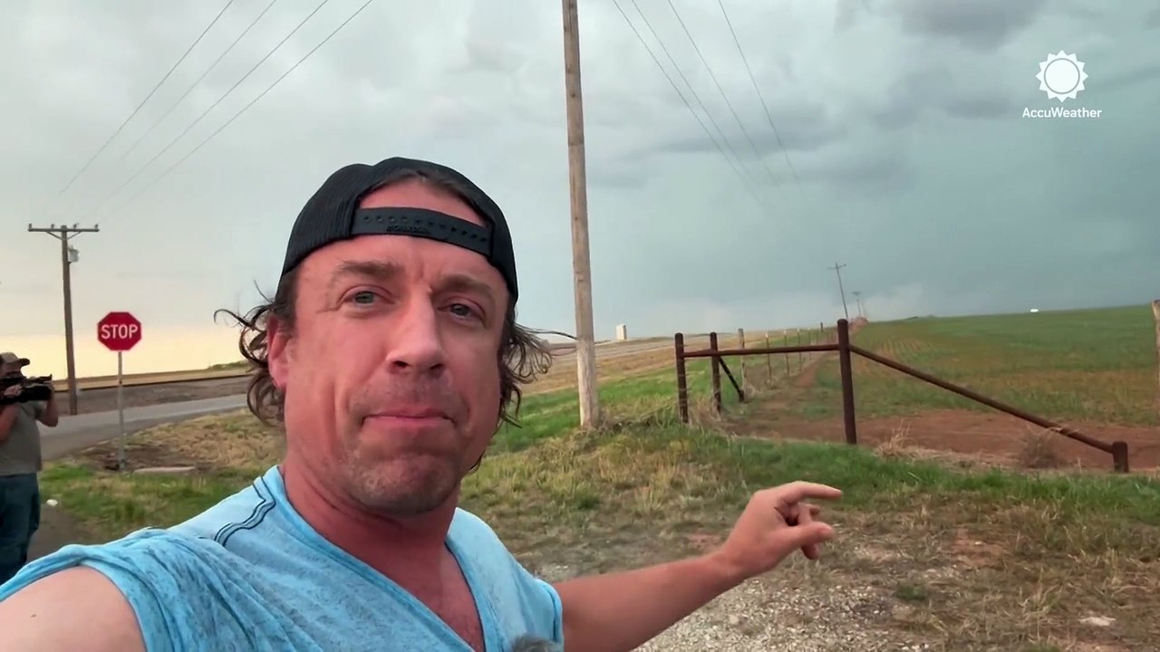 Severe storms start organizing in the Plains