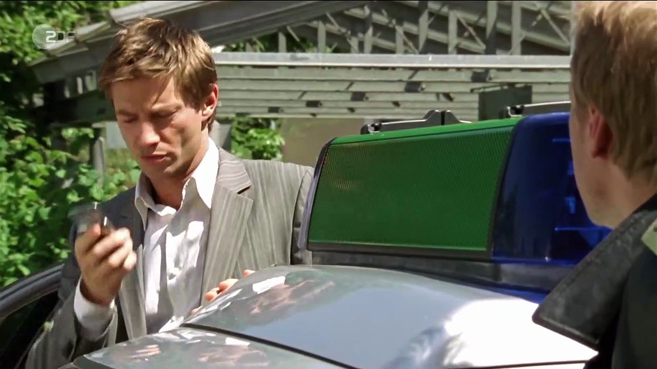 Die Rosenheim-Cops (158) Staffel 9 Folge 4 - Ein Hai weniger