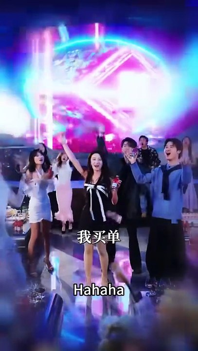 (88) Dressed as cannon fodder in the morning, she has a hot temper and never internally friction, facing the cold and ascetic boss husband and the genius stepson who regards her as an enemy, she has a strategy in her hands to prescribe the right medicine,