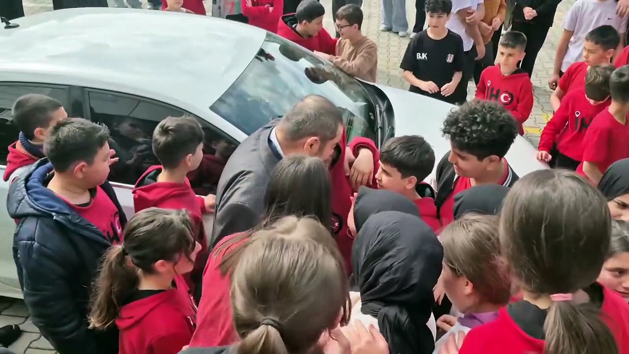 65 Yaşında emekli oldu Bucak İmam Hatip Ortaokulu’nda duygusal veda