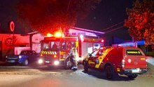 Fogo em metalúrgica mobiliza equipes do Corpo de Bombeiros no bairro Claudete em Cascavel